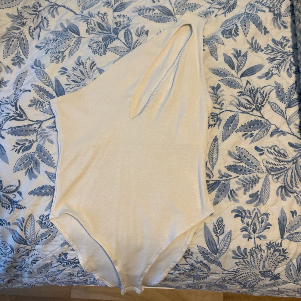 Zara Off-White Knit Top